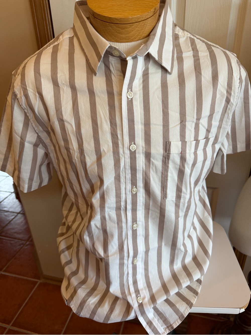 Men's Short-Sleeve Button-Down Shirt — White and Beige Stripes